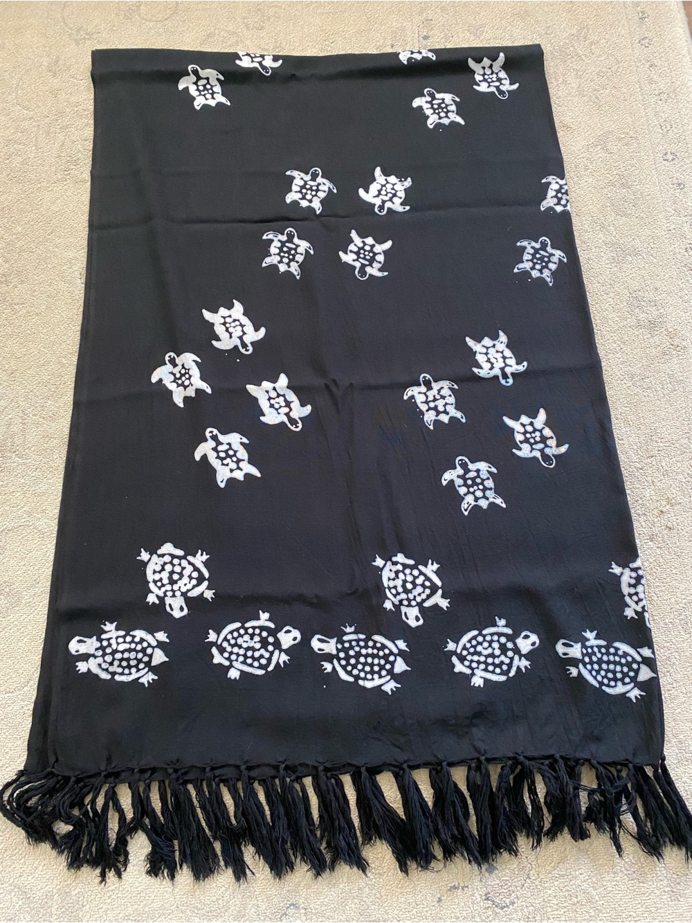 Turtle Print Sarong Fringe Scarf Wrap Cover Up Swim Beach Vacation Black White